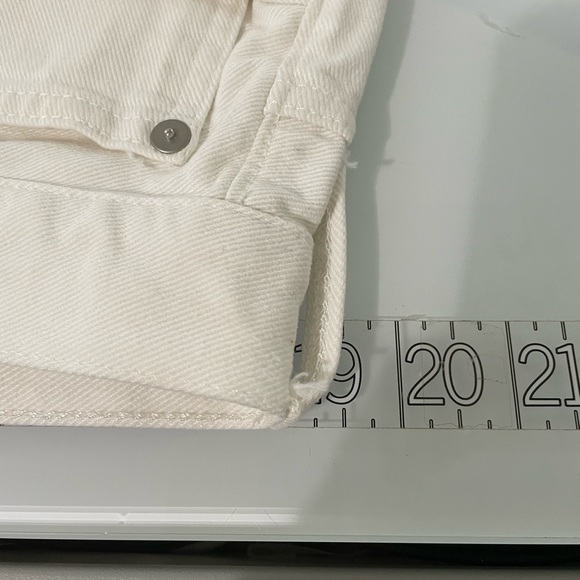 MADEWELL Relaxed Denim Short in Tile White 31 - Picture 6 of 12